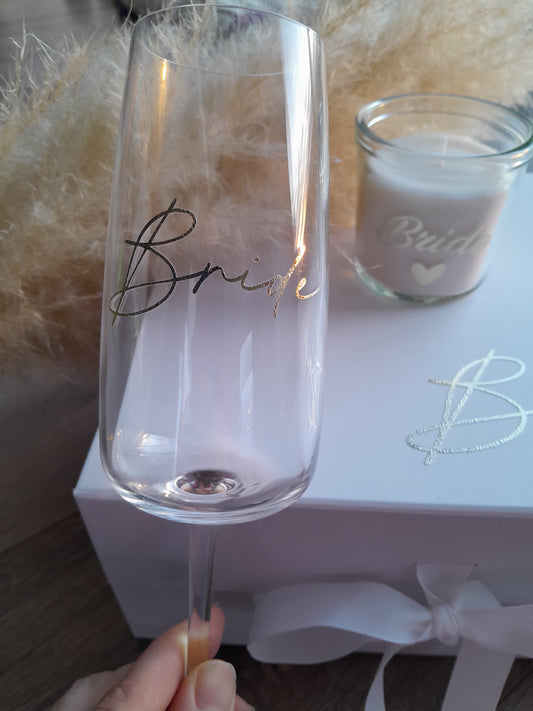 Toast the special day with these personalised champagne/prosecco flutes. Ideal for weddings, hen parties, birthdays etc. 
Personalised with text of your choice in a 