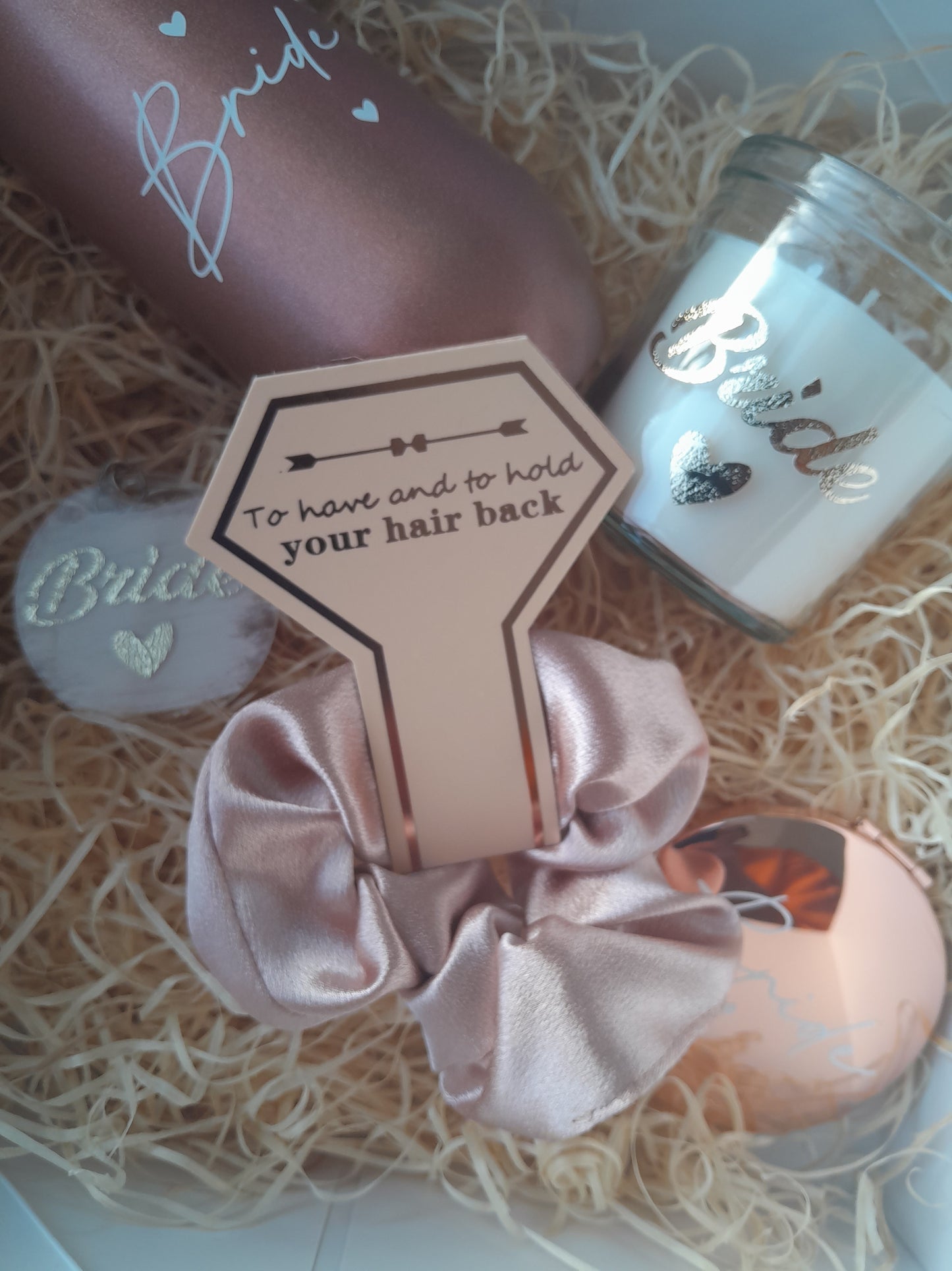 Indulge your bridesmaids with these exquisite proposal boxes. Filled with personalised items, they're the perfect way to show your appreciation. Luxurious and elegan